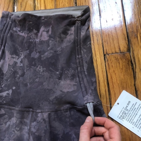 SOLD // Lululemon Hug Your Core SHR Tights 28” *R Rejuvenate Dark Chrome Size 2 - Picture 2 of 7